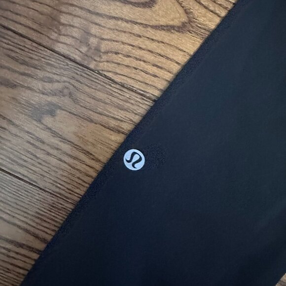 Fast and Free High-Rise Tight 25” Pockets - Picture 5 of 9